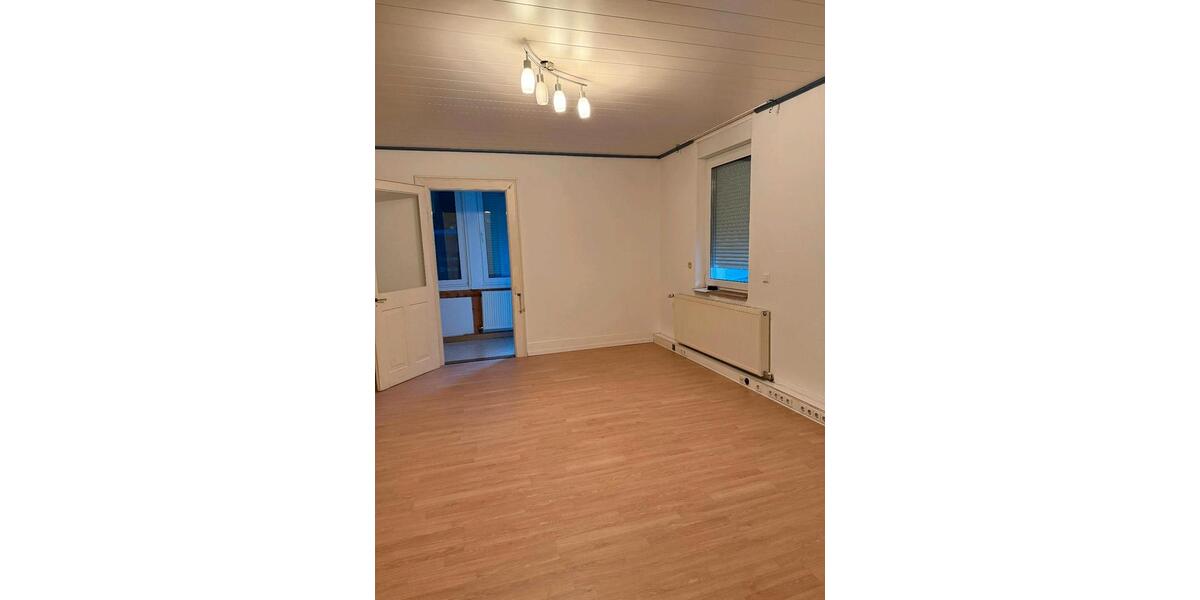 Etagenwohnung Esslingen am Neckar - 3 Zimmer, 90 m&sup2;, 1.100&euro; | Angebot:24847911