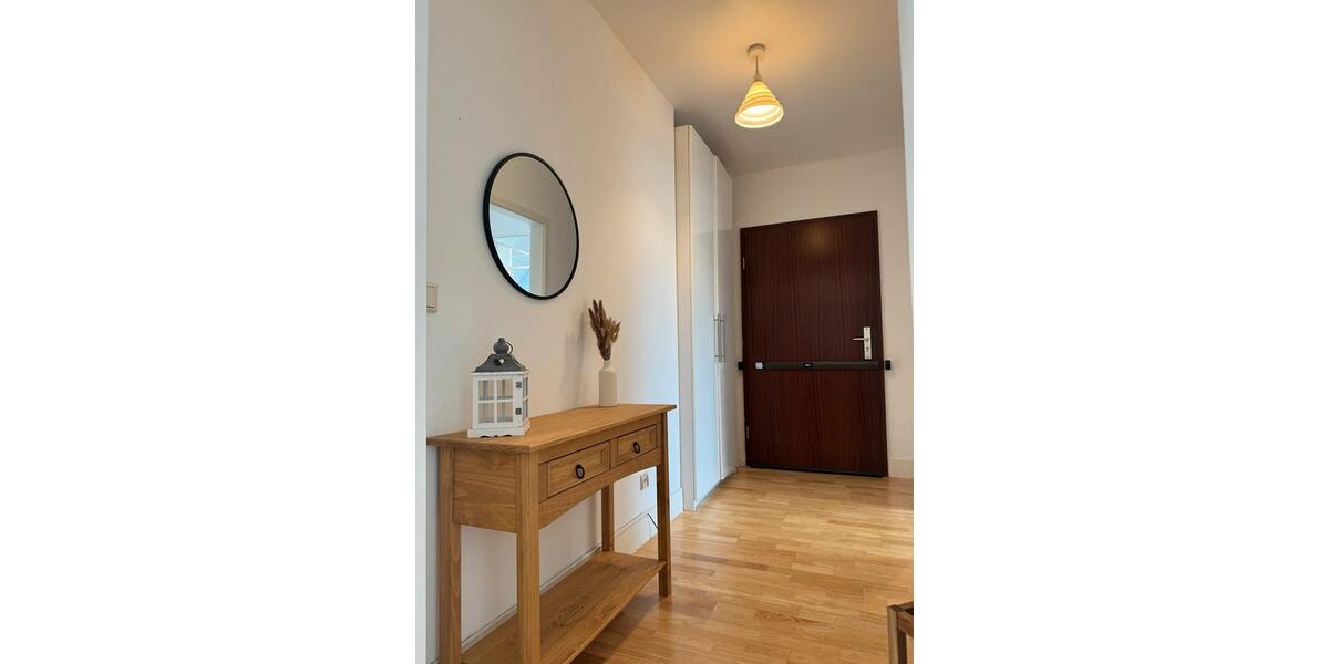 Dachgeschoßwohnung Ludwigshafen am Rhein - 2.5 Zimmer, 50 m&sup2;, 1.500&euro; | Angebot:24352309