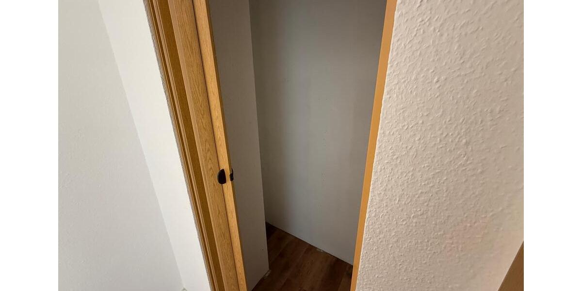 Etagenwohnung Greiz - 2 Zimmer, 60 m&sup2;, 318&euro; | Angebot:26070755