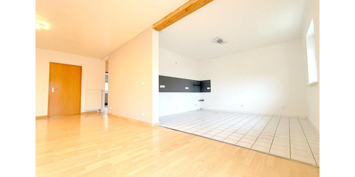 Helle 85m² Whg.frisch renoviert inkl. Vollbad,Gäste WC & Rolläden 3 zimmer