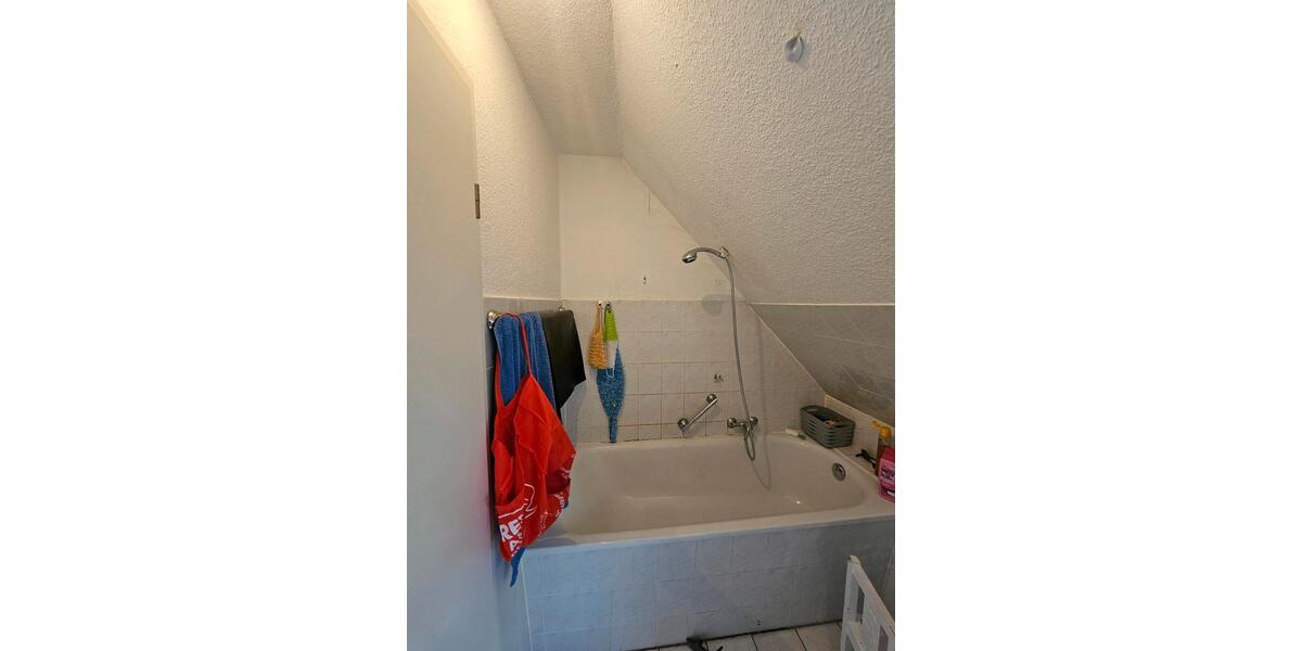 Erdgeschoßwohnung Horn-Bad Meinberg Bad Meinberg - 4 Zimmer, 117 m&sup2;, 950&euro; | Angebot:26286783