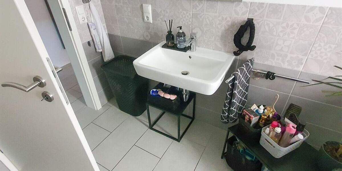 Etagenwohnung Nienburg - 4 Zimmer, 155 m&sup2;, 970&euro; | Angebot:25667281