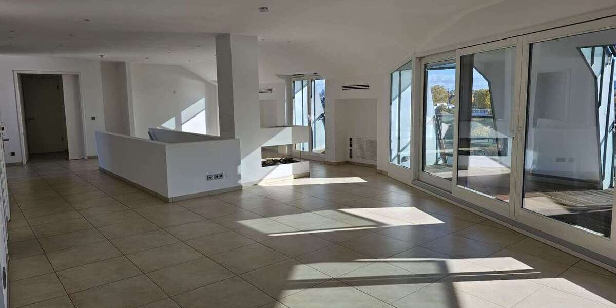 Etagenwohnung Frankfurt Bahnhofsviertel - 5 Zimmer, 250 m&sup2;, 3.300&euro; | Angebot:24833060