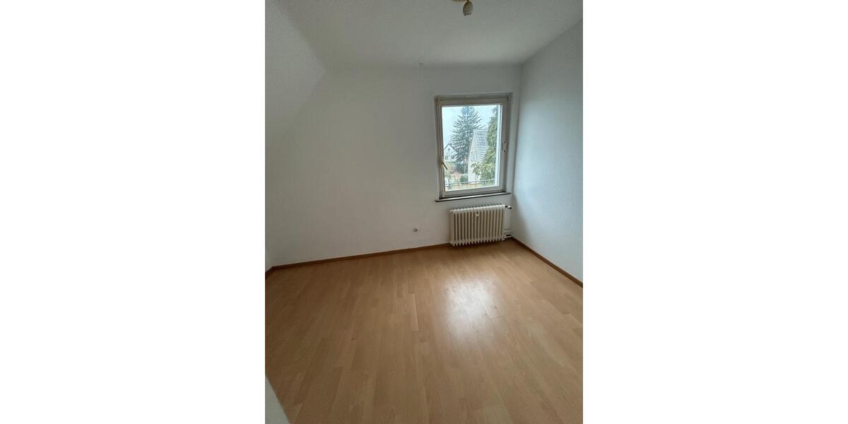 Einfamilienhaus Garbsen - 6 Zimmer, 150 m&sup2;, 2.000&euro; | Angebot:24342503