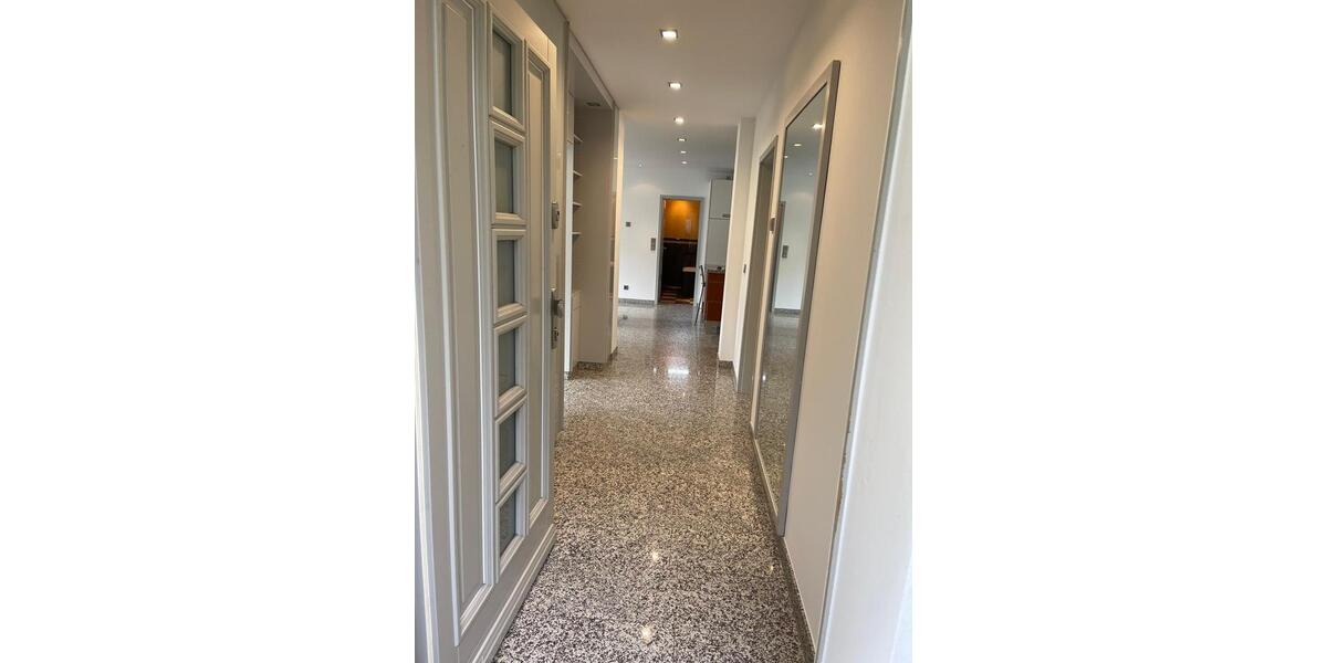 Erdgeschoßwohnung Berlin Neukölln - 5 Zimmer, 137 m&sup2;, 2.700&euro; | Angebot:24351703