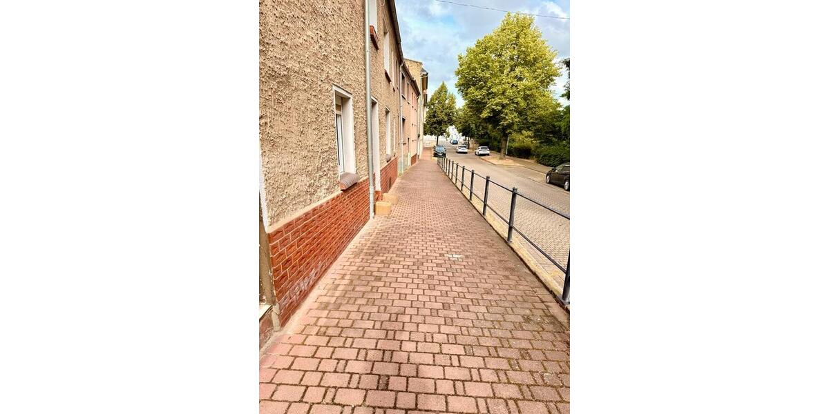 Reihenhaus Staßfurt - 4 Zimmer, 160 m&sup2;, 650&euro; | Angebot:22941200