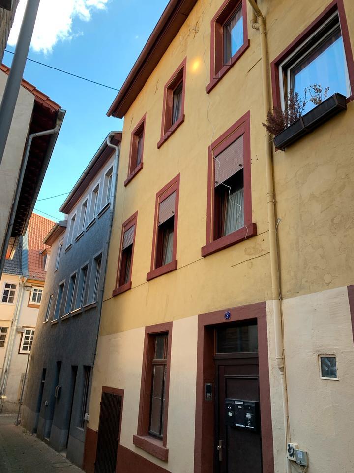 2 Zimmer Dachgeschoßwohnung mit Küche und Bad