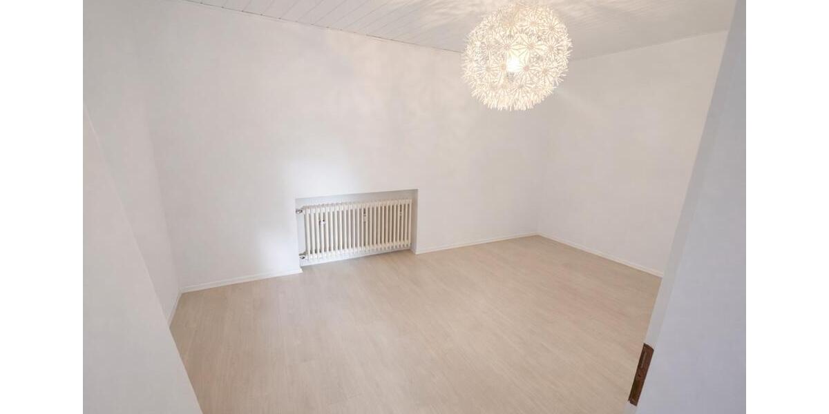 Etagenwohnung Schwalmstadt - 3 Zimmer, 114 m&sup2;, 670&euro; | Angebot:24531894