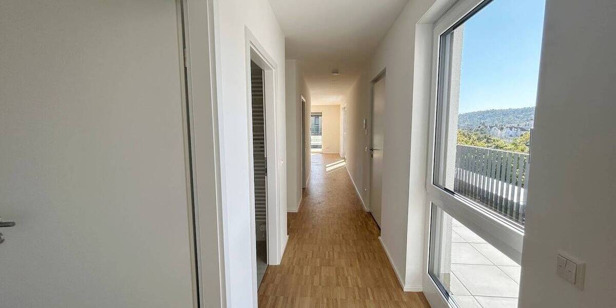 Etagenwohnung Stuttgart Untertürkheim - 3 Zimmer, 118 m&sup2;, 1.990&euro; | Angebot:25672148