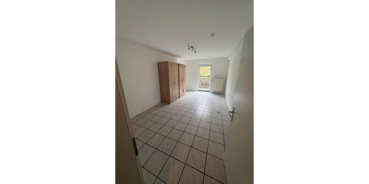 Reihenhaus Ludwigshafen am Rhein Rheingönheim - 11 Zimmer, 245 m&sup2;, 2.900&euro; | Angebot:25980402