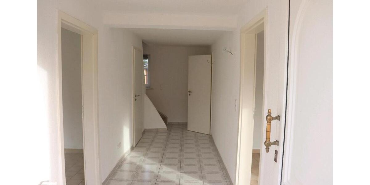 Reihenhaus Uebigau-Wahrenbrück Wahrenbrück - 5 Zimmer, 150 m&sup2;, 850&euro; | Angebot:24362608