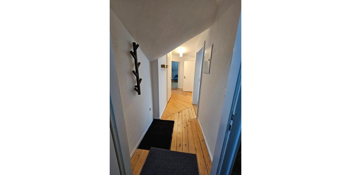 Möblierte 2,5 Zimmer-Dachgeschoss-Wohnung am Bergpark 2.5 zimmer