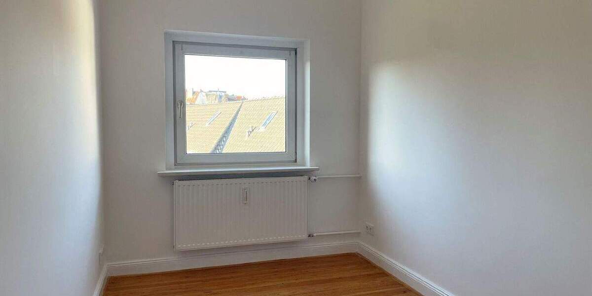 Etagenwohnung Kiel Blücherplatz - 4 Zimmer, 99 m&sup2;, 1.783&euro; | Angebot:25726585