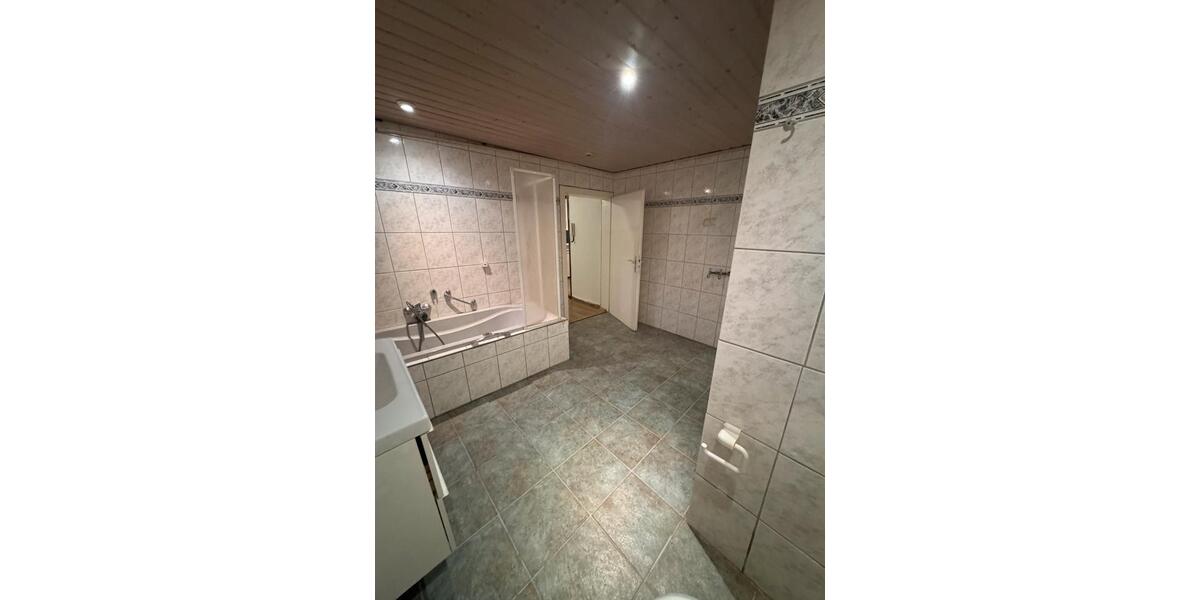 Einfamilienhaus Bad Kissingen - 6 Zimmer, 200 m&sup2;, 1.180&euro; | Angebot:25046996