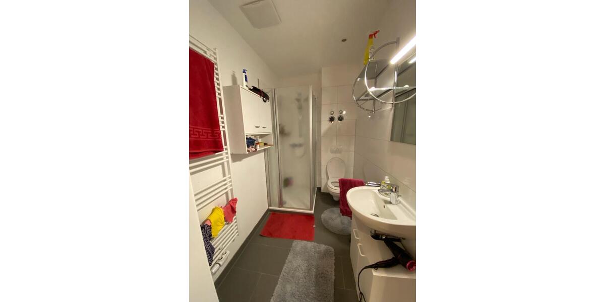 Dachgeschoßwohnung Wilhelmshaven - 5 Zimmer, 166 m&sup2;, 1.350&euro; | Angebot:25880754