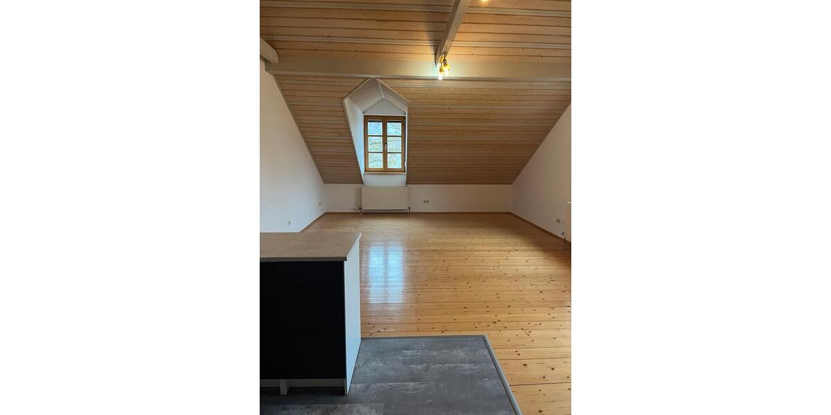 Dachgeschoßwohnung Vilshofen an der Donau - 2 Zimmer, 71 m&sup2;, 568&euro; | Angebot:26585558