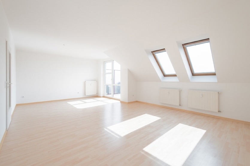 SÜD-BALKON - EINBAUKÜCHE - HELL UND FREUNDLICH - PKW-STELLPLATZ - WANNENBAD - GEPFLEGT 2 zimmer