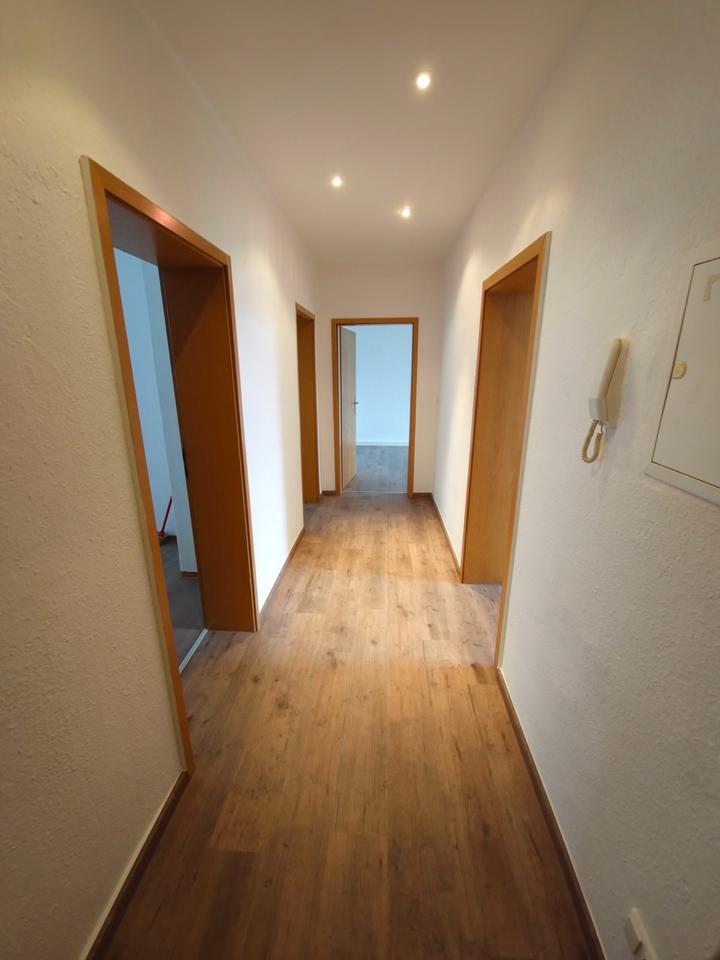 sanierte 3.-Zi.-Wohnung im Zentrum von Aue, 1.OG zimmer