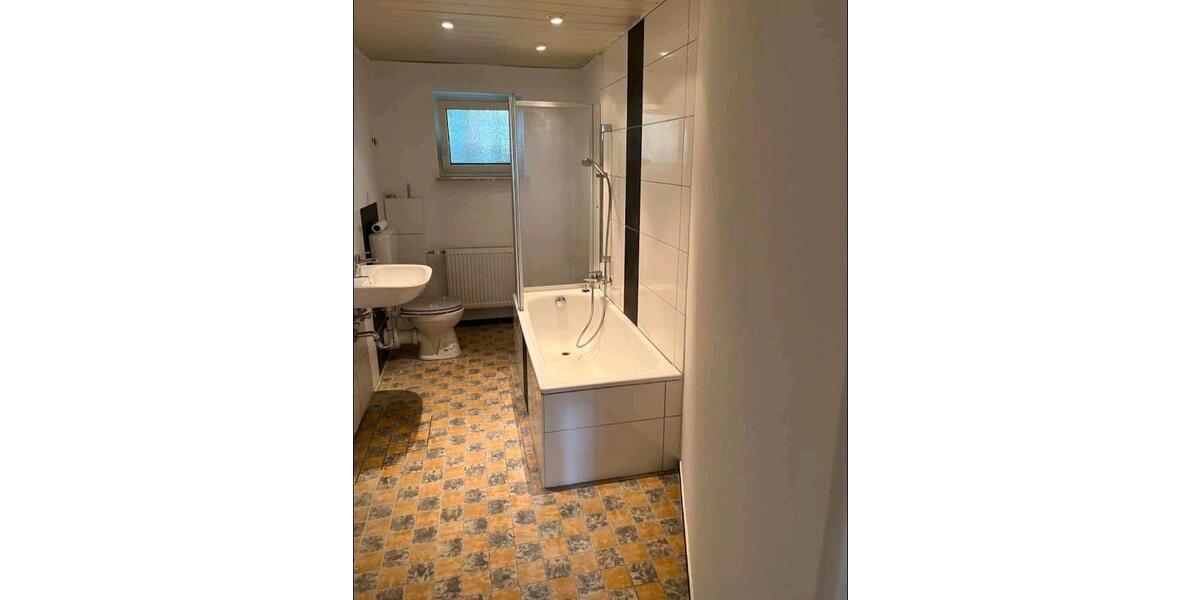 Etagenwohnung Weiterstadt - 3 Zimmer, 70 m&sup2;, 1.200&euro; | Angebot:25138909