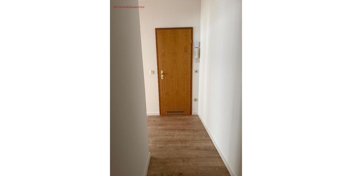 Dachgeschoßwohnung Glauchau - 2 Zimmer, 55 m&sup2;, 360&euro; | Angebot:24571768