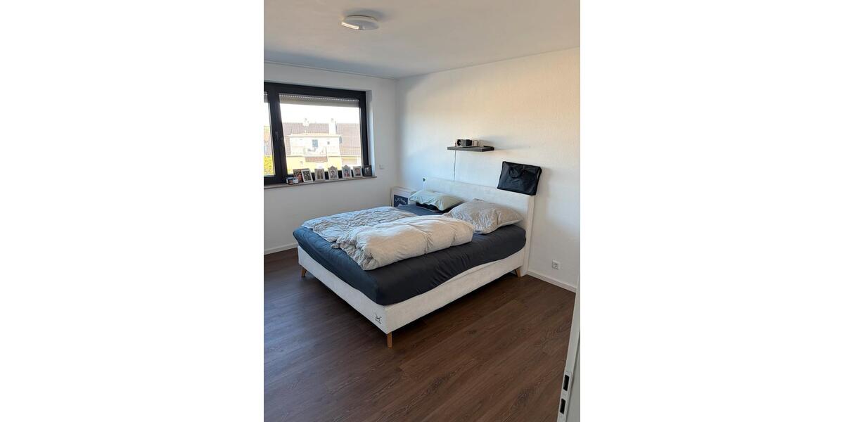 Etagenwohnung Velbert Pöthen - 2 Zimmer, 83 m&sup2;, 1.250&euro; | Angebot:26415588