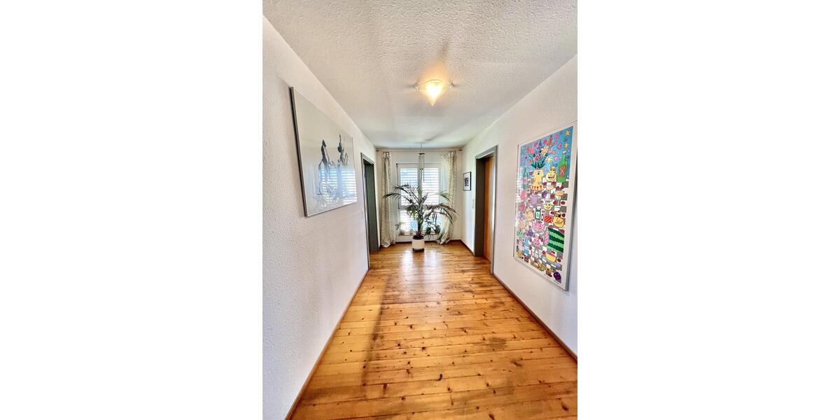 Etagenwohnung Jestetten - 6 Zimmer, 150 m&sup2;, 1.900&euro; | Angebot:26477069