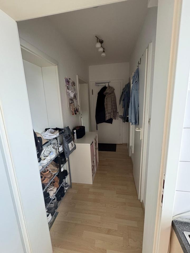 Helle 2-Zimmer DG-Wohnung mit Balkon