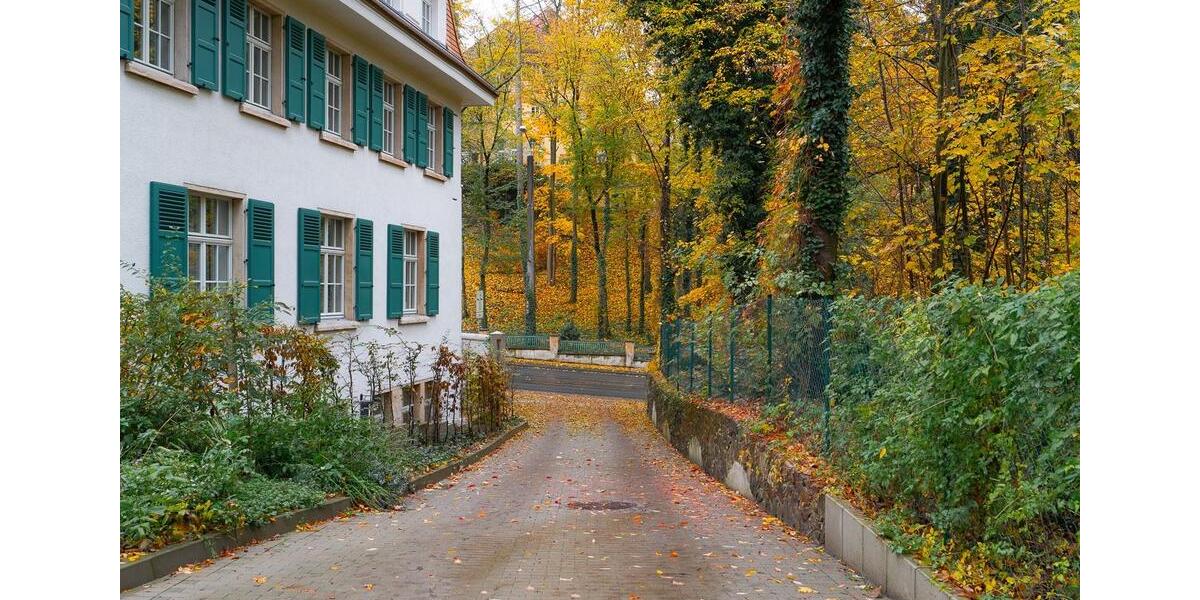 Exklusives Penthouse im denkmalgeschützten Lahmann-Sanatorium. 4 zimmer