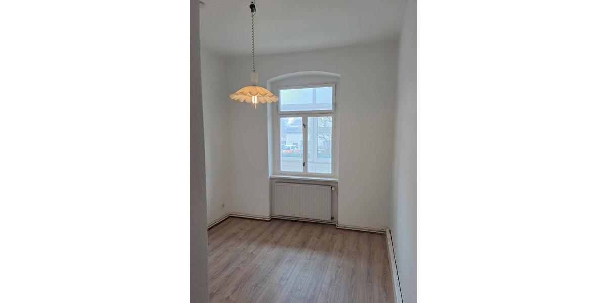 Etagenwohnung Waldheim - 3 Zimmer, 84 m&sup2;, 525&euro; | Angebot:25855293