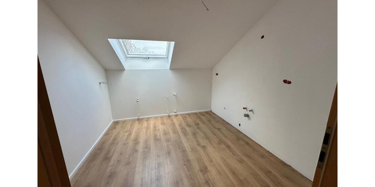Dachgeschoßwohnung Passau Auerbach - 4 Zimmer, 100 m&sup2;, 1.300&euro; | Angebot:25105931