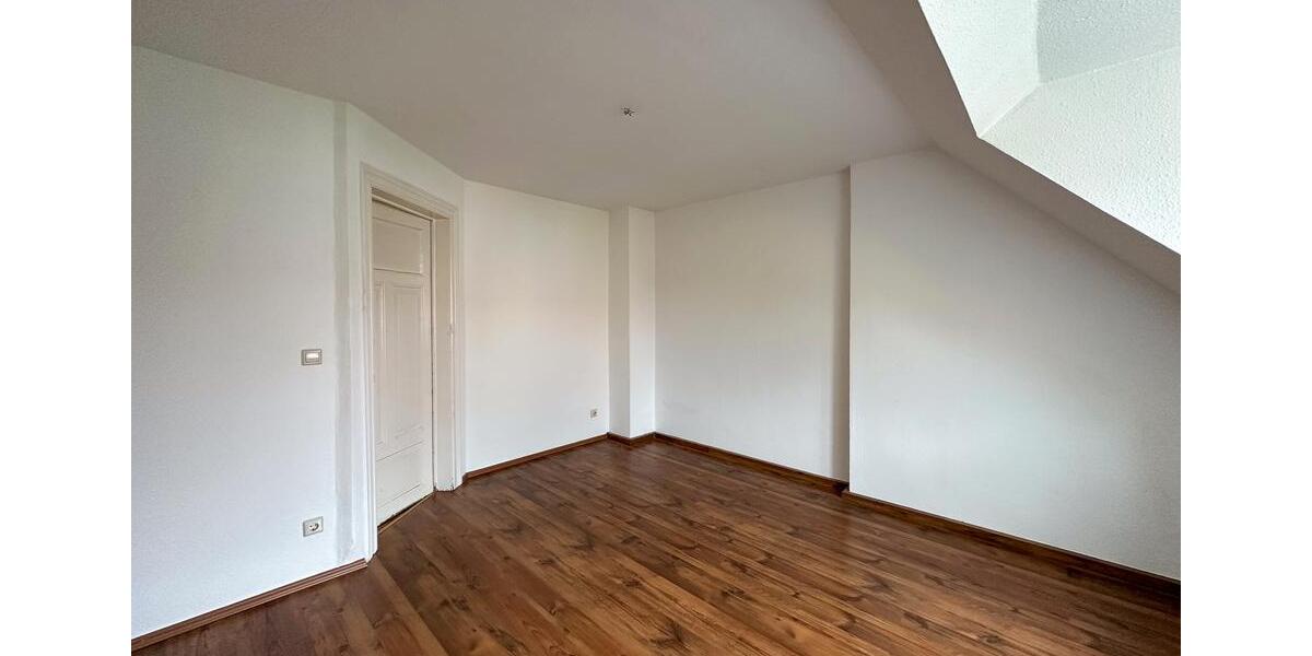 Gemütliche Dachgeschosswohnung mit tollem Ausblick über die Dächer Naumburgs! 2 zimmer