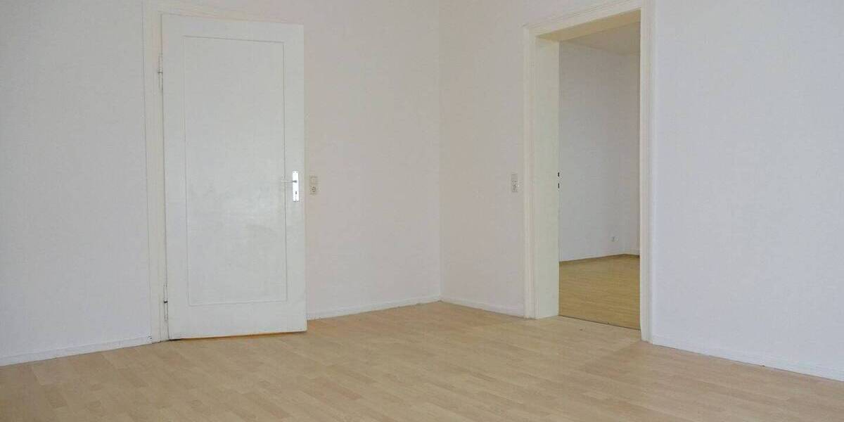 CHARMANTE, MODERNISIERTE ALTBAUWOHNUNG NÄHE POMPEJANUMSGARTEN 3 zimmer