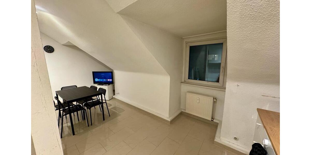 Dachgeschoßwohnung Solingen - 2 Zimmer, 60 m&sup2;, 15&euro; | Angebot:26702207