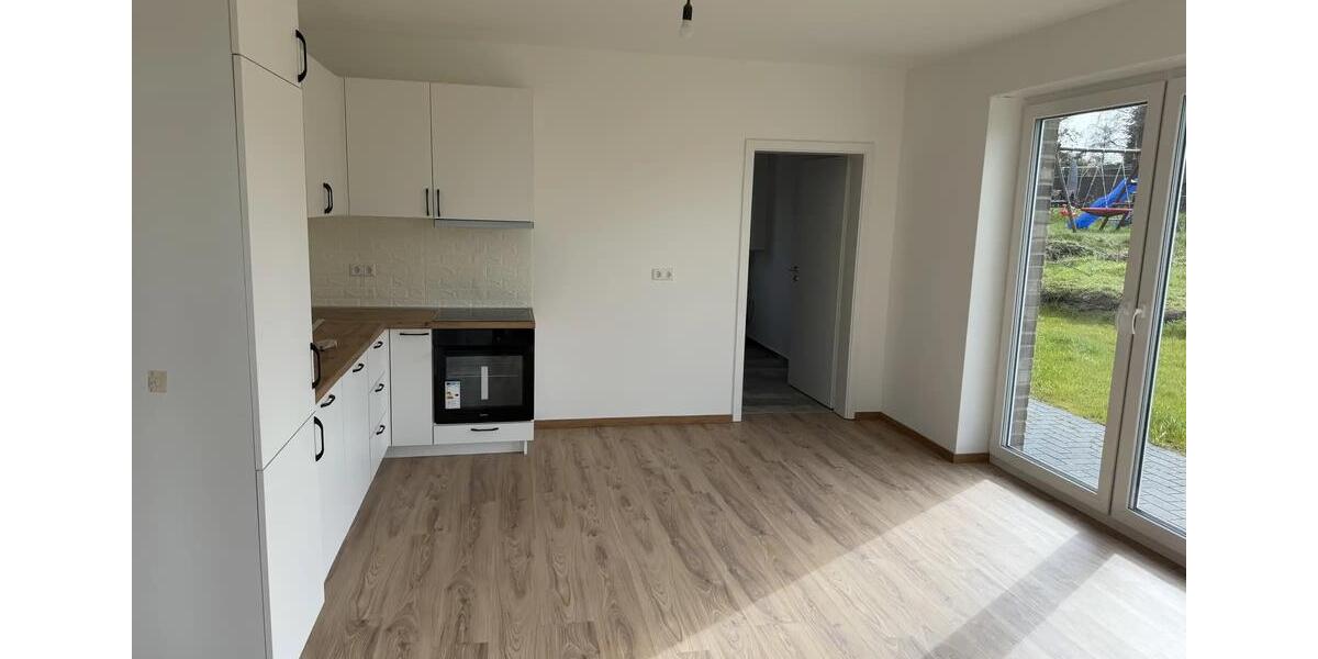 Doppelhaushälfte Uchte - 6 Zimmer, 178 m&sup2;, 1.400&euro; | Angebot:26255584