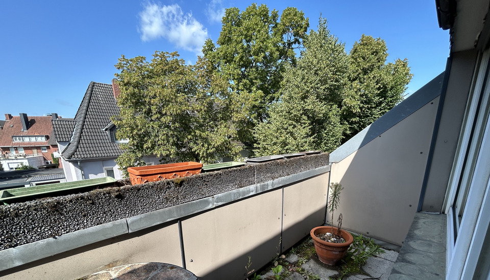 Schöne Dachgeschosswohnung in Stadtnähe 2 zimmer