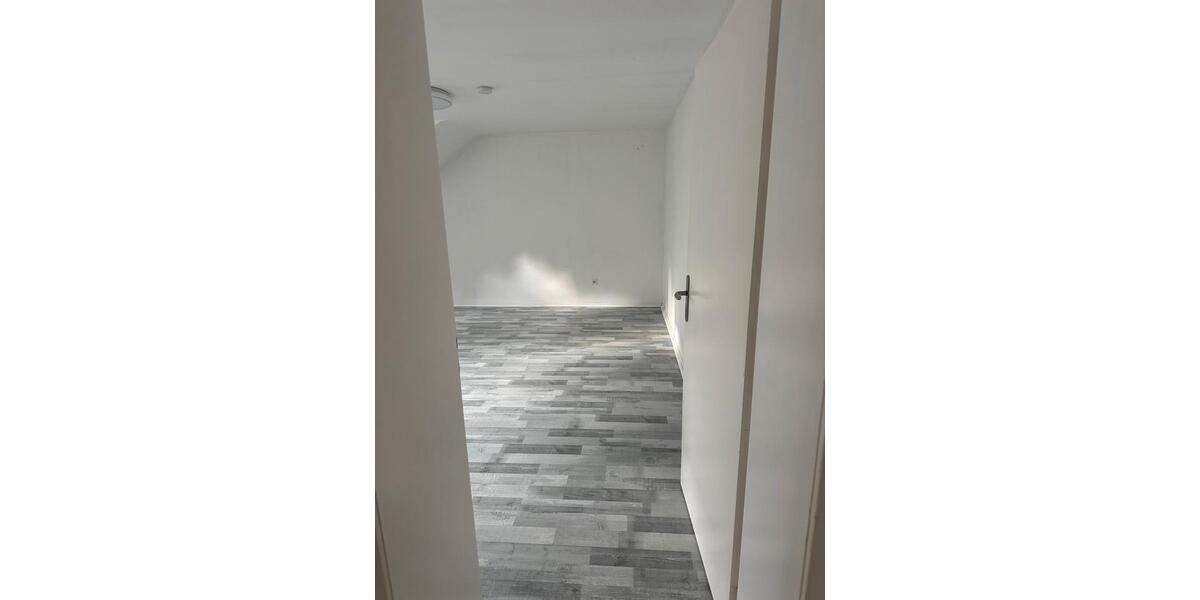 Dachgeschoßwohnung Ennepetal - 3 Zimmer, 75 m&sup2;, 800&euro; | Angebot:24791759