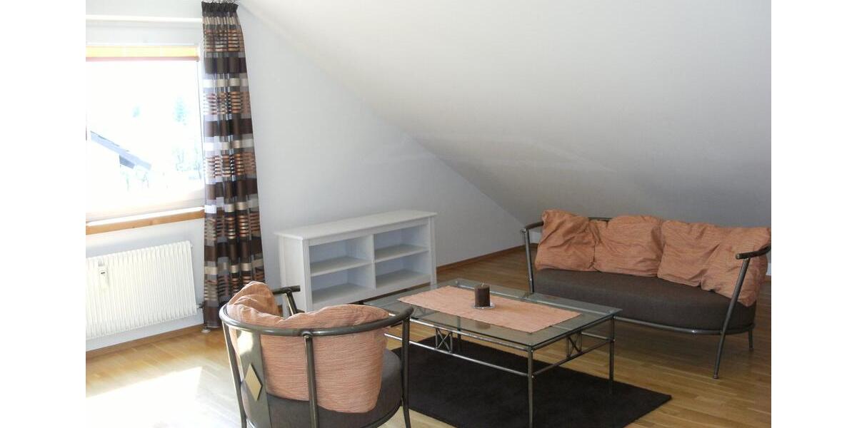 Charmante, möblierte Dachgeschosswohnung mit schöner Aussicht 3 zimmer