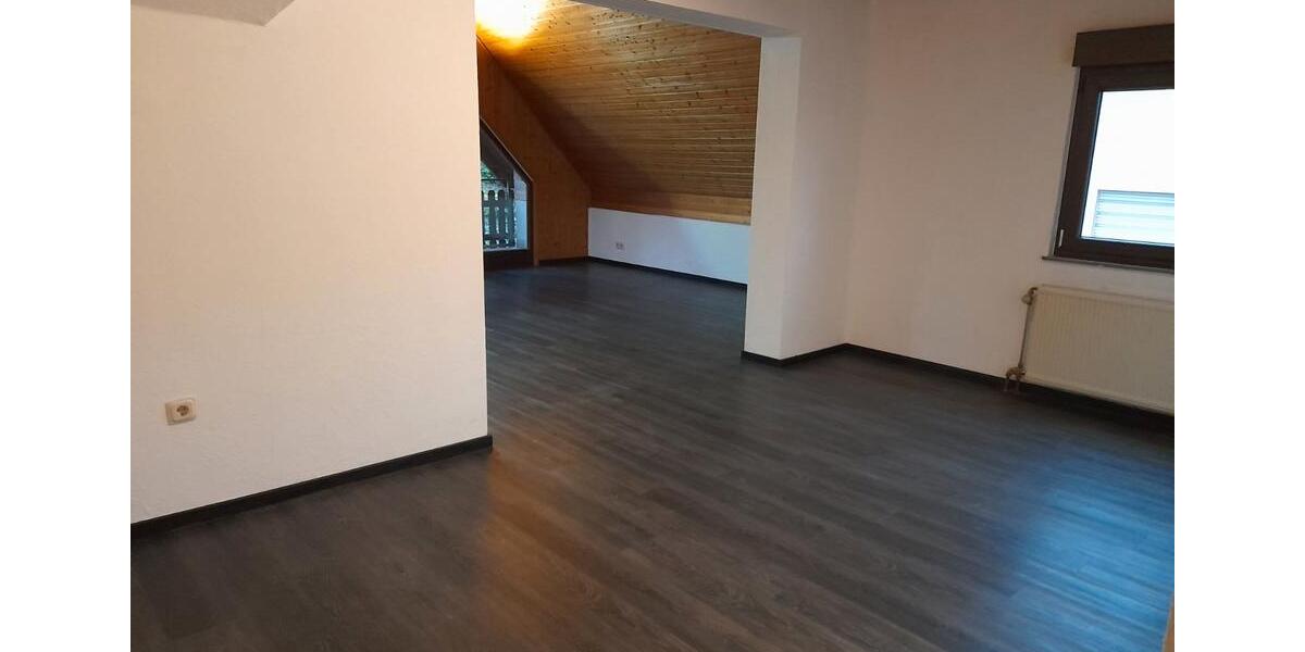 Dachgeschoßwohnung Braunfels - 3.5 Zimmer, 92 m&sup2;, 790&euro; | Angebot:26537408