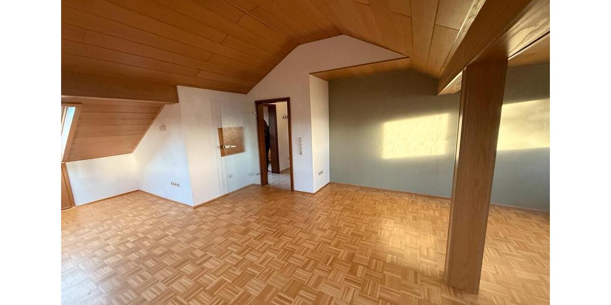 Dachgeschoßwohnung Vöhl - 3 Zimmer, 93 m&sup2;, 480&euro; | Angebot:25941692