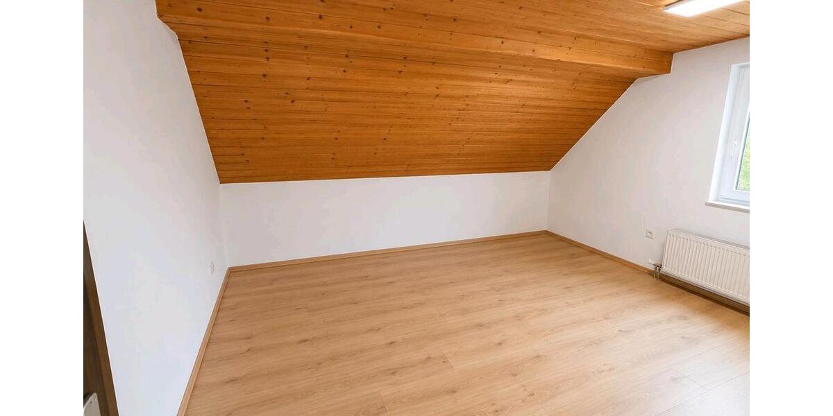 Dachgeschoßwohnung Estenfeld - 1 Zimmer, 25 m&sup2;, 600&euro; | Angebot:26652019