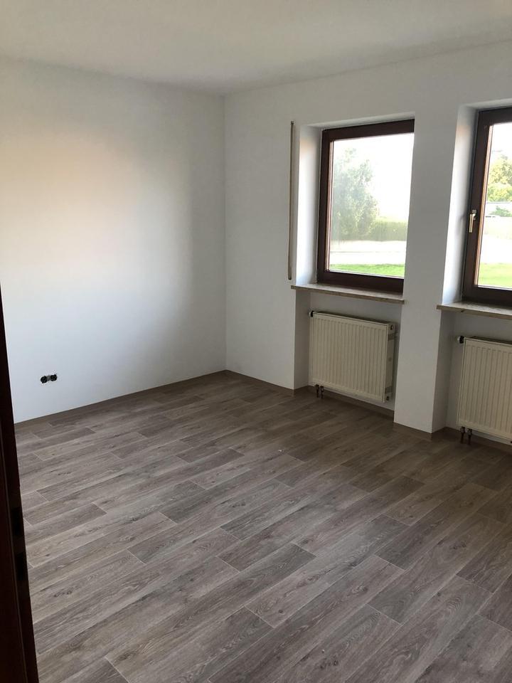 Moderne 2-Zimmer-Dachgeschoßwohnung mit Einbauküche und Balkon - zentral gelegen in Gunzenhausen