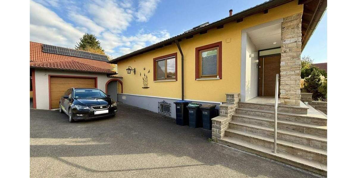 Bungalow Iphofen - 8 Zimmer, 214 m&sup2;, 2.350&euro; | Angebot:25682670