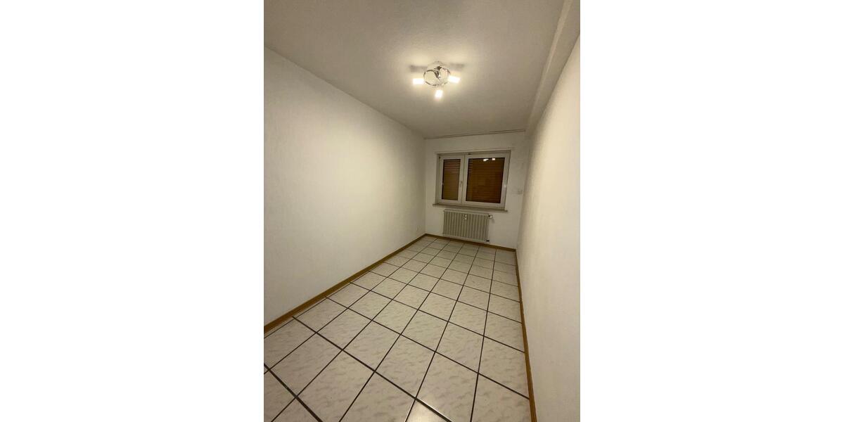 Erdgeschoßwohnung Flieden - 4 Zimmer, 120 m&sup2;, 850&euro; | Angebot:24773449