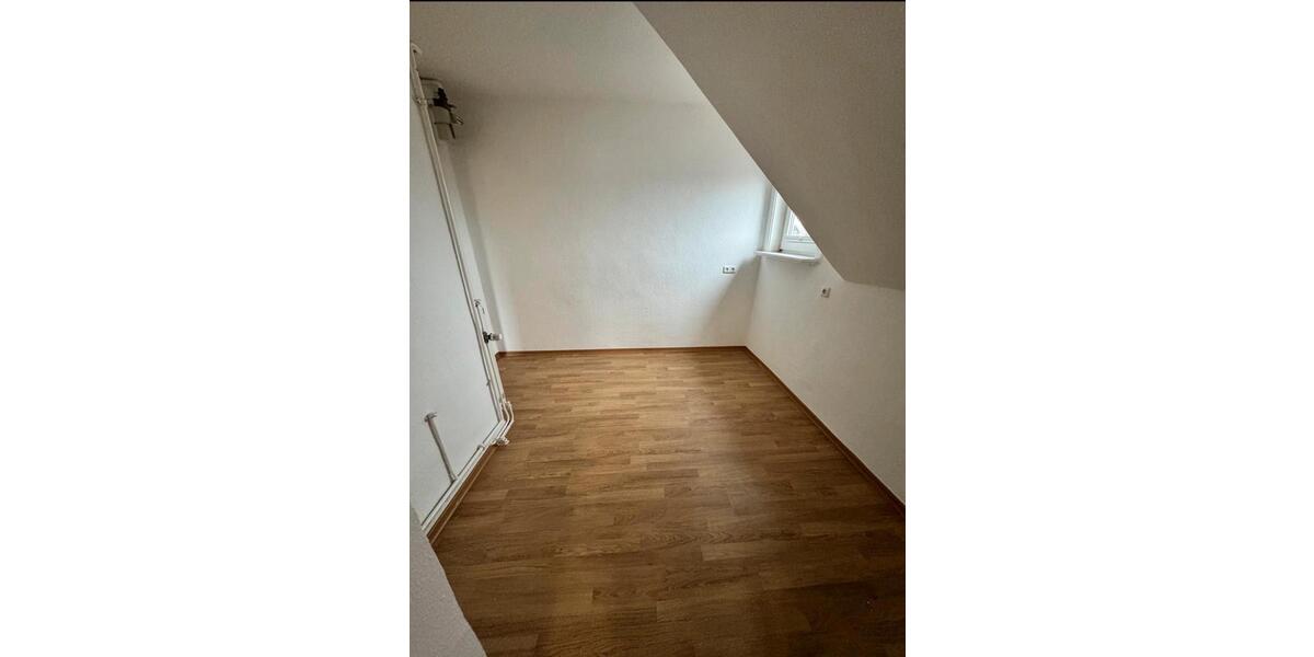 Dachgeschoßwohnung Celle - 3 Zimmer, 85 m&sup2;, 875&euro; | Angebot:25590458