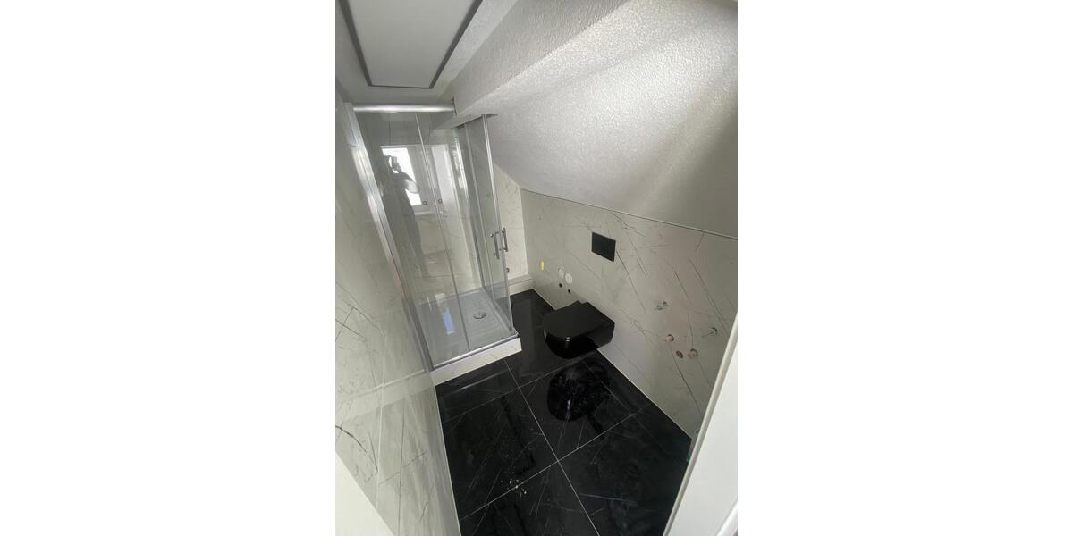 Dachgeschosswohnung ca 48 m2 mit Einbauküche 2 zimmer