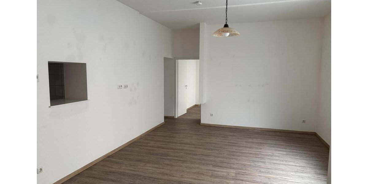 Erdgeschoßwohnung Weiden in der Oberpfalz - 3 Zimmer, 75 m&sup2;, 1.150&euro; | Angebot:25910416