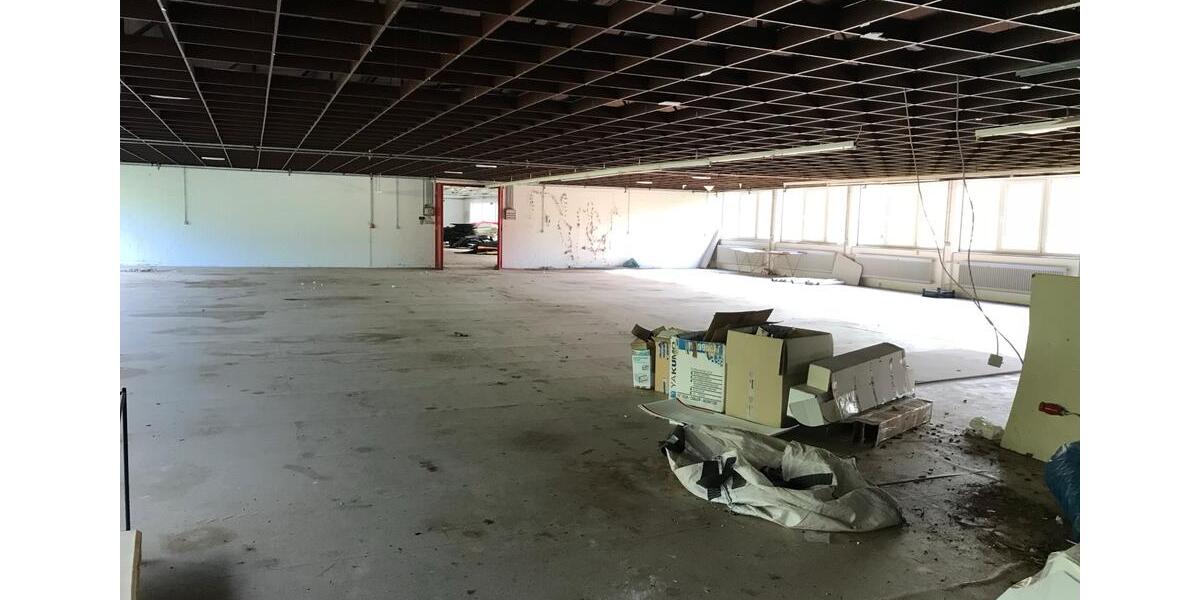 1000qm Fabrik Lager, Büro,bzw Freizeitfläche möglich, im 1. Stock zimmer