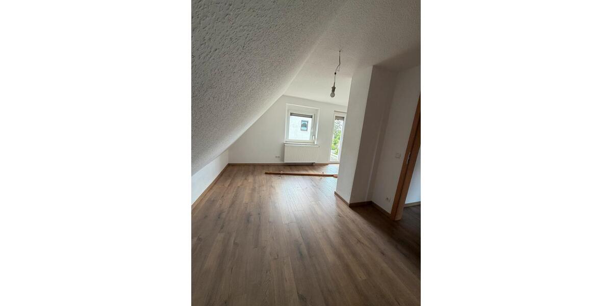 Einfamilienhaus Elsterwerda - 4 Zimmer, 90 m&sup2;, 1.100&euro; | Angebot:26675340