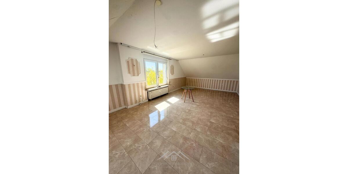 Dachgeschoßwohnung Hessisch Oldendorf - 3 Zimmer, 85 m&sup2;, 800&euro; | Angebot:26591128