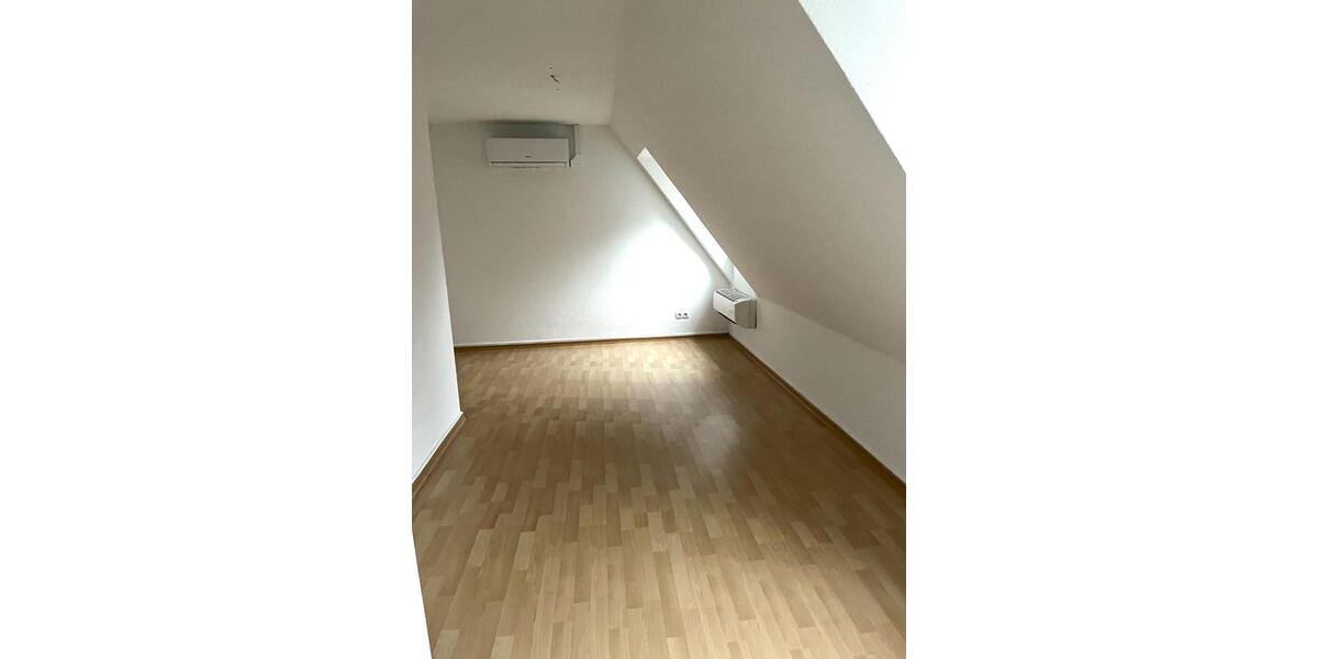Dachgeschoßwohnung Halver - 2.5 Zimmer, 52 m&sup2;, 350&euro; | Angebot:24535476